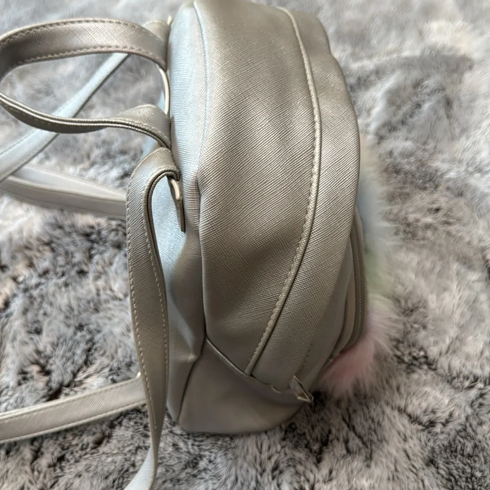 NWOT Girls Mini Unicorn Backpack Gray‎ Fuzzy Pocket Adjustable Strap Travel Cute